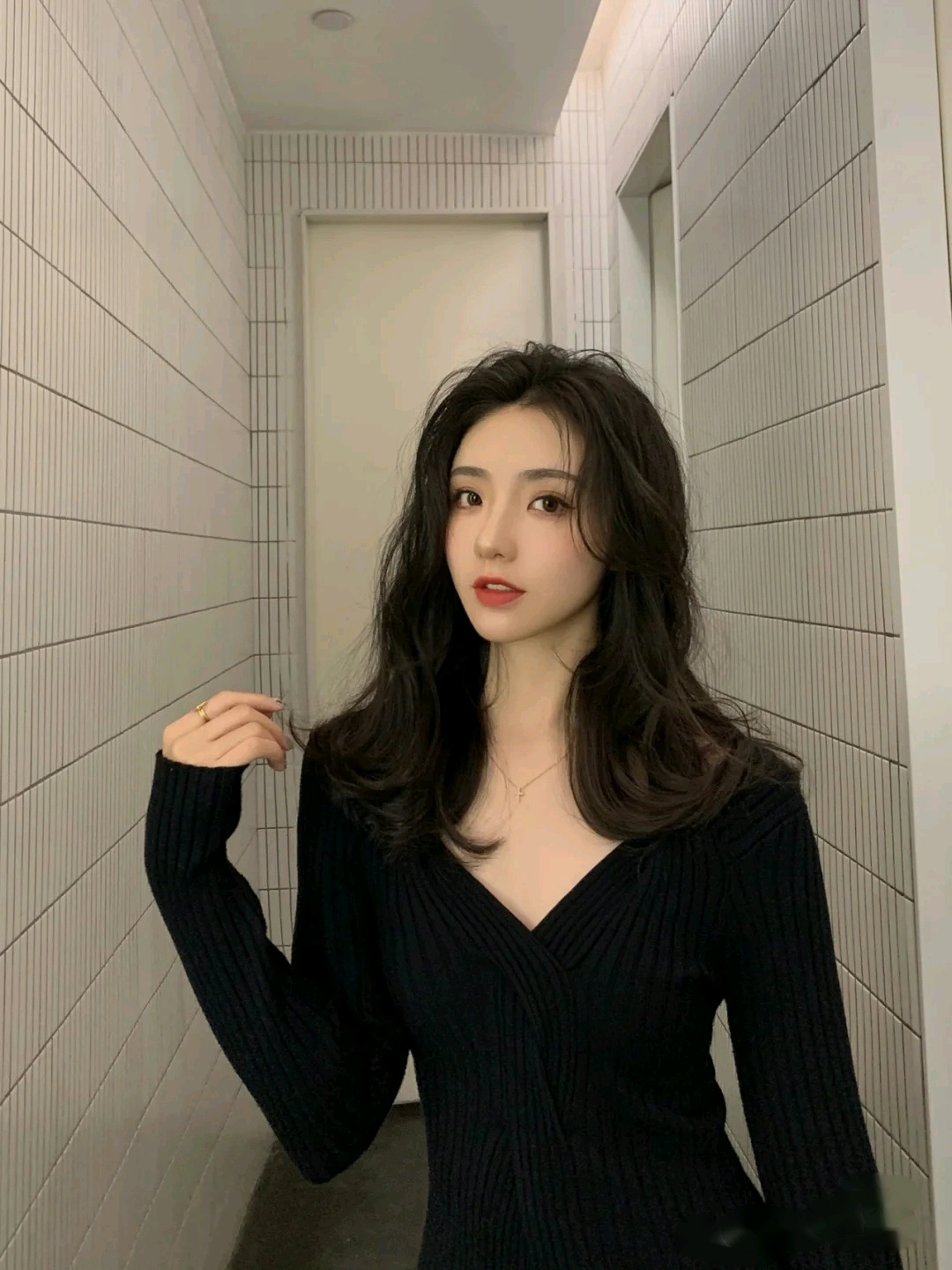 适合脸大脸圆减龄的发型长发卷发,适合方脸圆脸的气质卷发短发