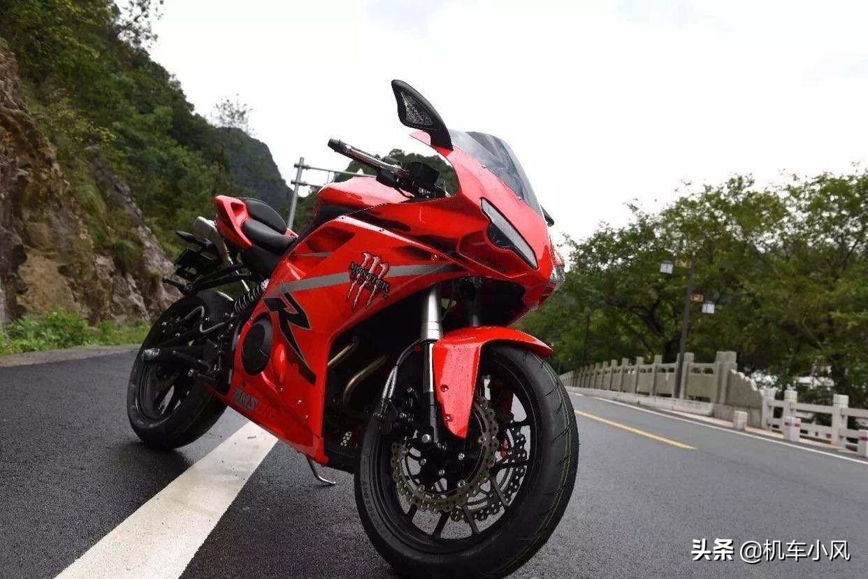 骑摩托车旅行选什么车,女生骑的摩托车该怎么选