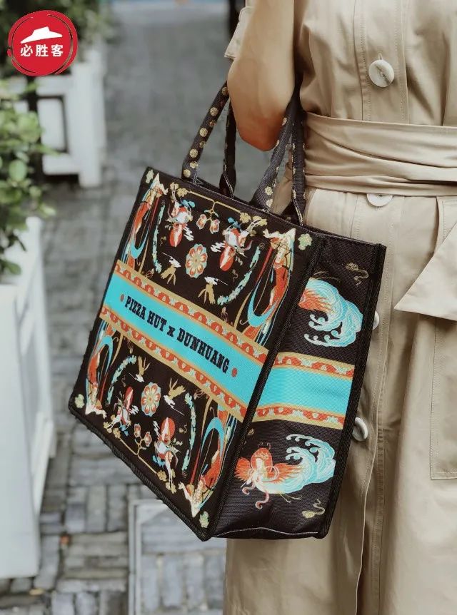 卡姿兰新年礼盒彩妆,卡姿兰彩妆盒图片