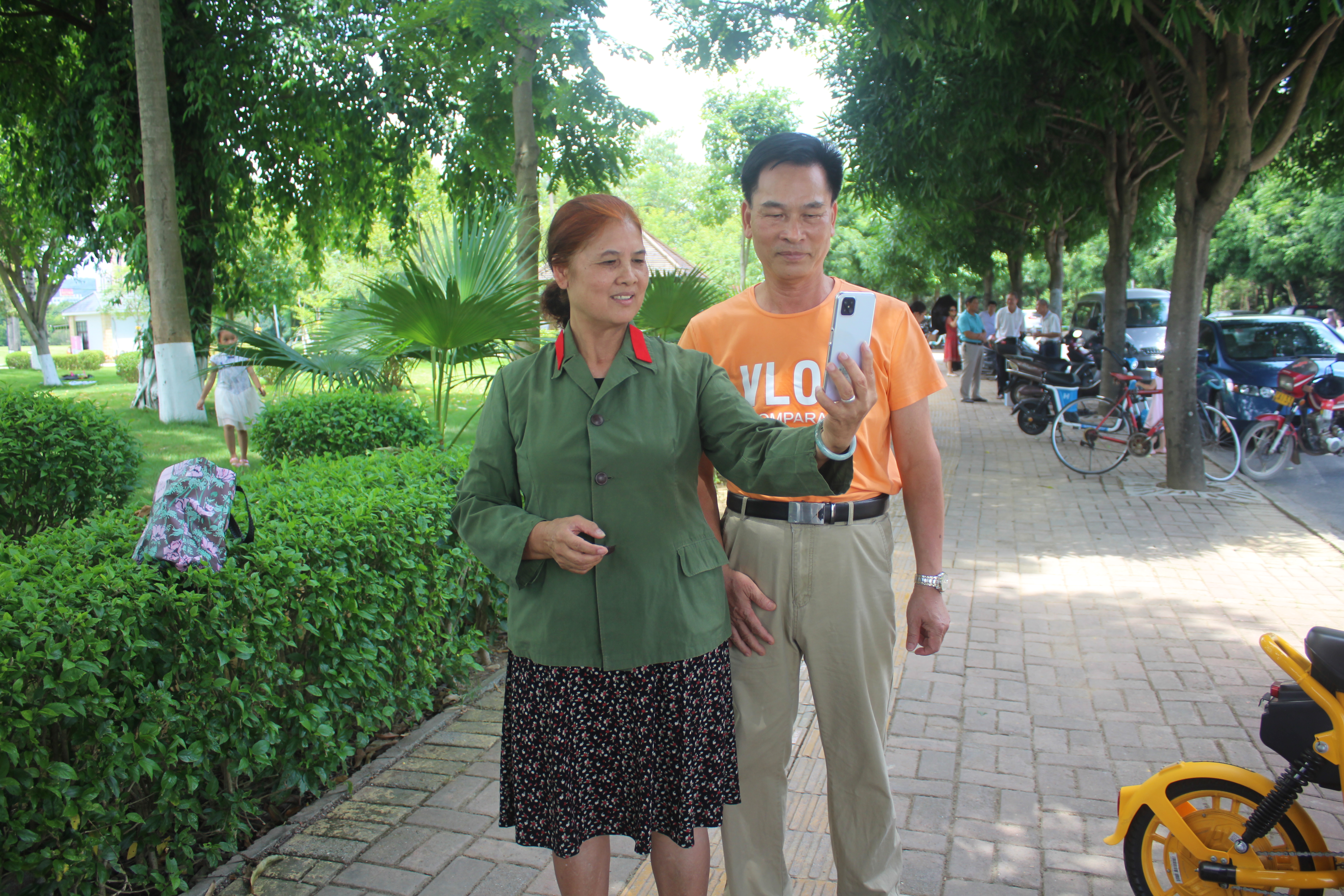 走进广空岁月永恒——地空导弹六团与四五八医院战友庆“八一”