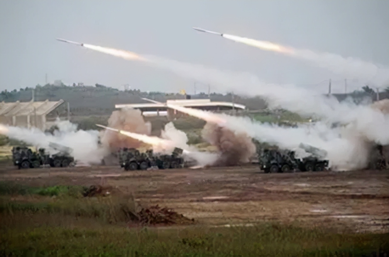 1990年，台军拟攻占*鱼岛钓**，李*辉登**作梗未实施