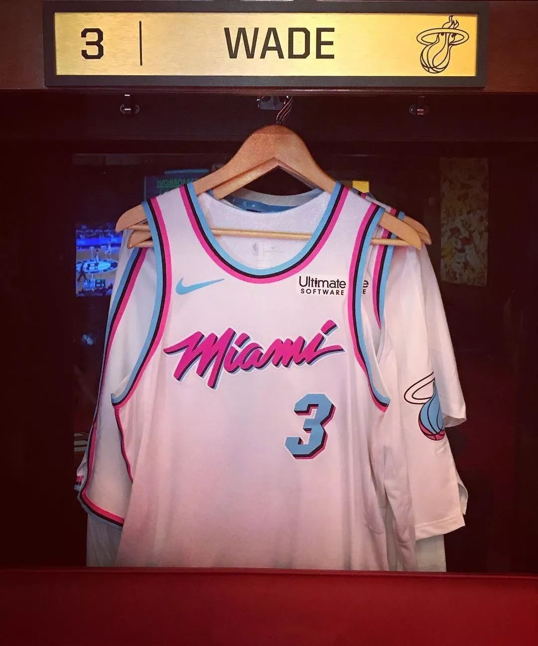 耐克又出了哪些球星的鞋,耐克哪一年赞助了nba的球衣