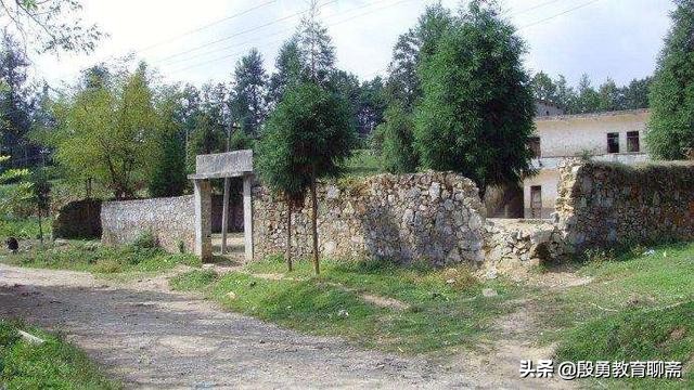 自古忠孝难两全，这位老师与其母亲的故事，感动了多少人？