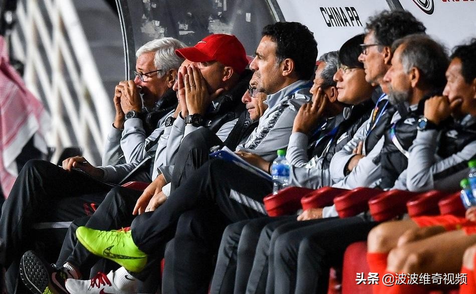 国足还要请里皮式名帅？韩乔生批顾头不顾腚，青训体系被越南赶超