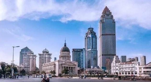 天津在建一超高层，高度为313米，就在小白楼CBD核心区