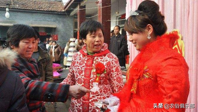 如果丈母娘彩礼要得多怎么办,丈母娘要的彩礼多怎么办