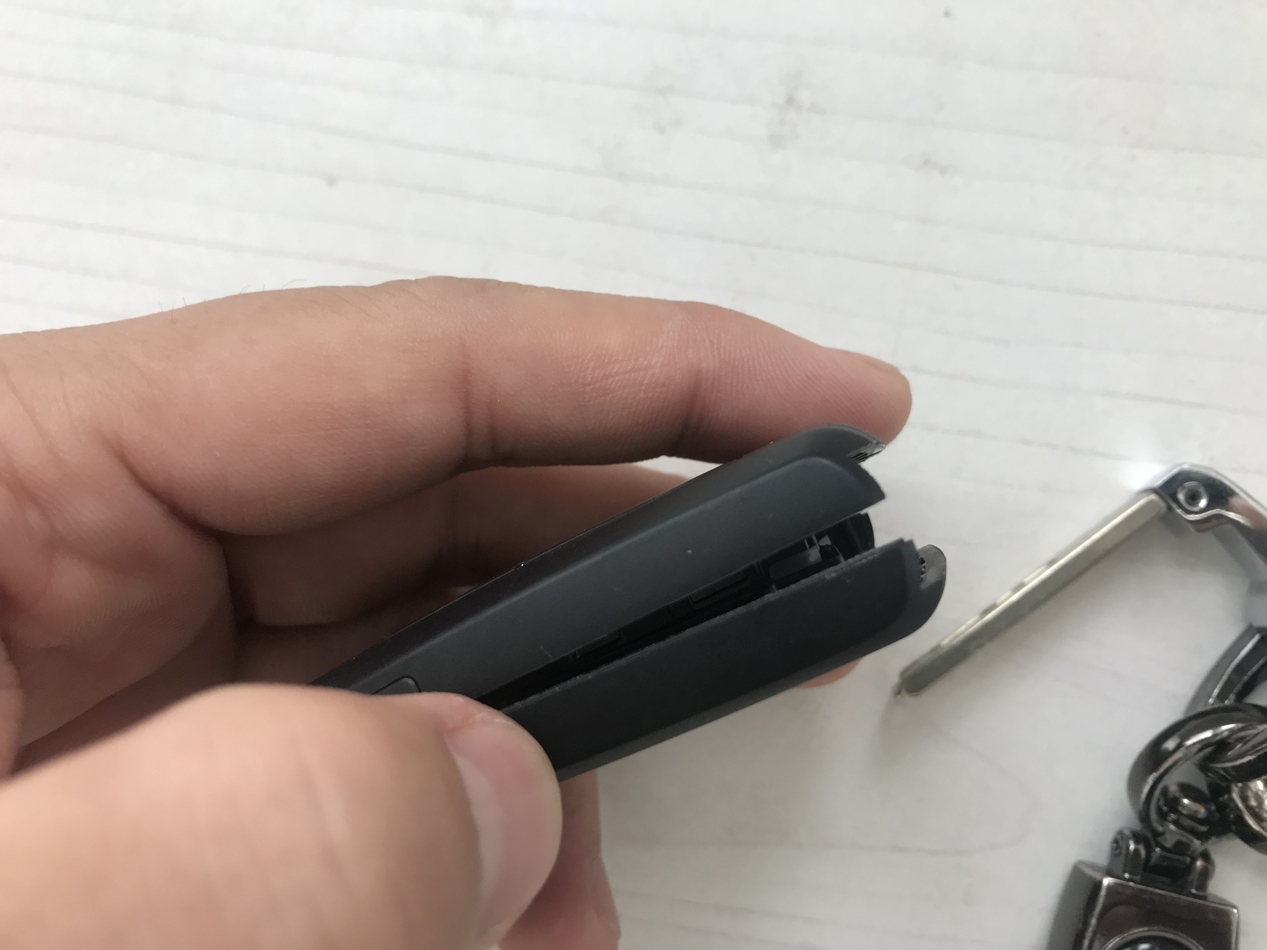 长安cs55遥控钥匙电池怎么换,长安cs55遥控钥匙怎么换电池