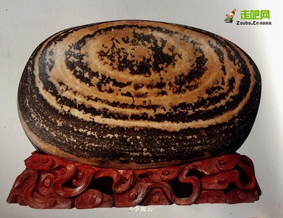 为了寻找疯狂的石头，他成为最早环驾中国的人，至今年龄成谜