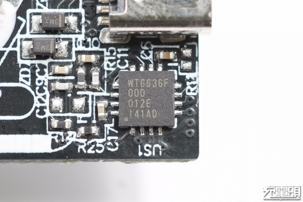 联想口红氮化镓充电器,联想氮化镓充电器对比测评