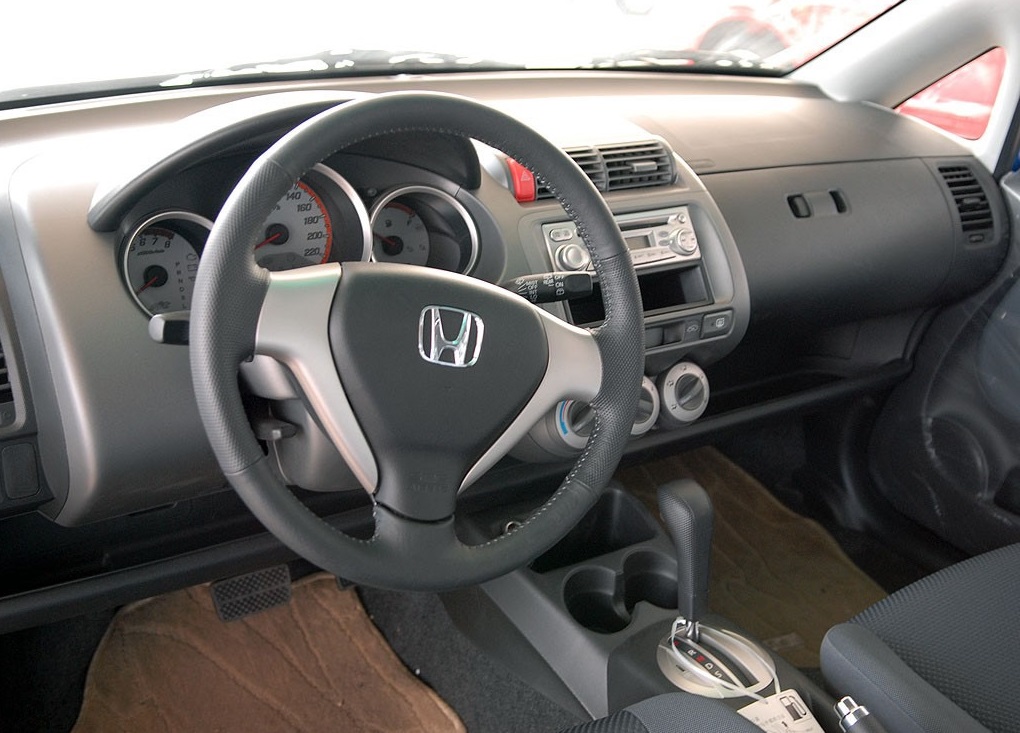 开不烂的飞度前一句是什么,开不坏的小飞度