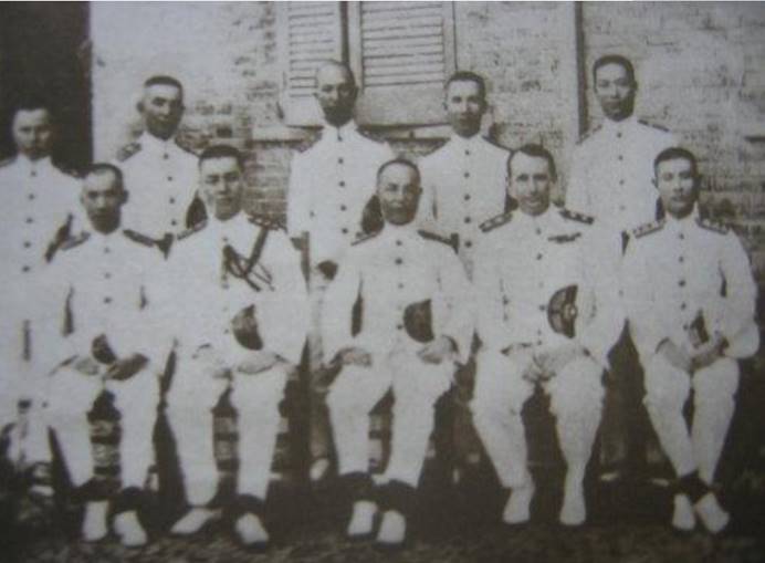 国产航母2019年服役！*华清刘**将军，你不用踮着脚看别人的航母了