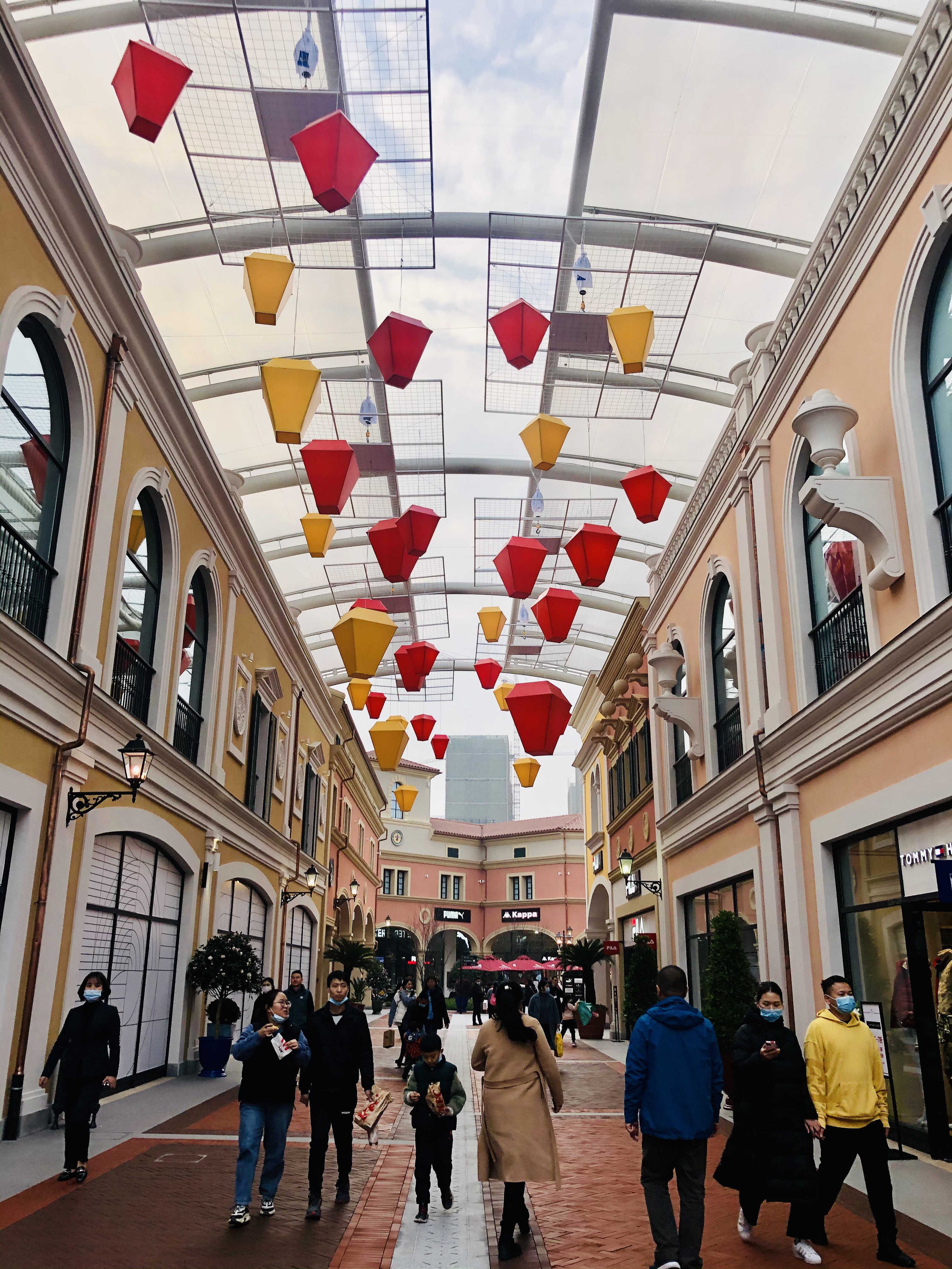 重庆佛罗伦萨小镇有哪些品牌,重庆佛罗伦萨小镇免费车