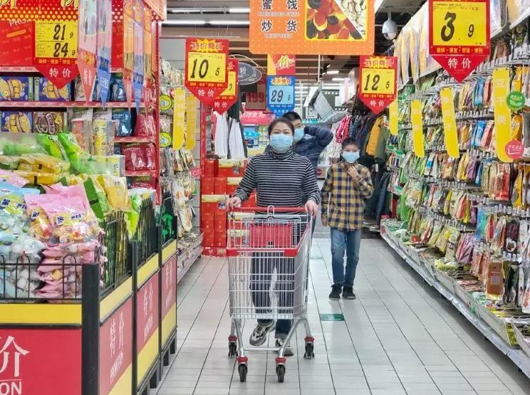 提醒公共场所戴口罩的简单通知,积极引导办事群众佩戴口罩