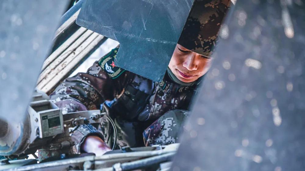 “抢修英雄连”四级军士长王晓磊，真英雄！