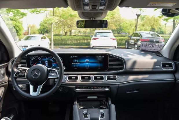 奔驰gle53amgcoupe试驾,奔驰gle450coupe2021款轿跑