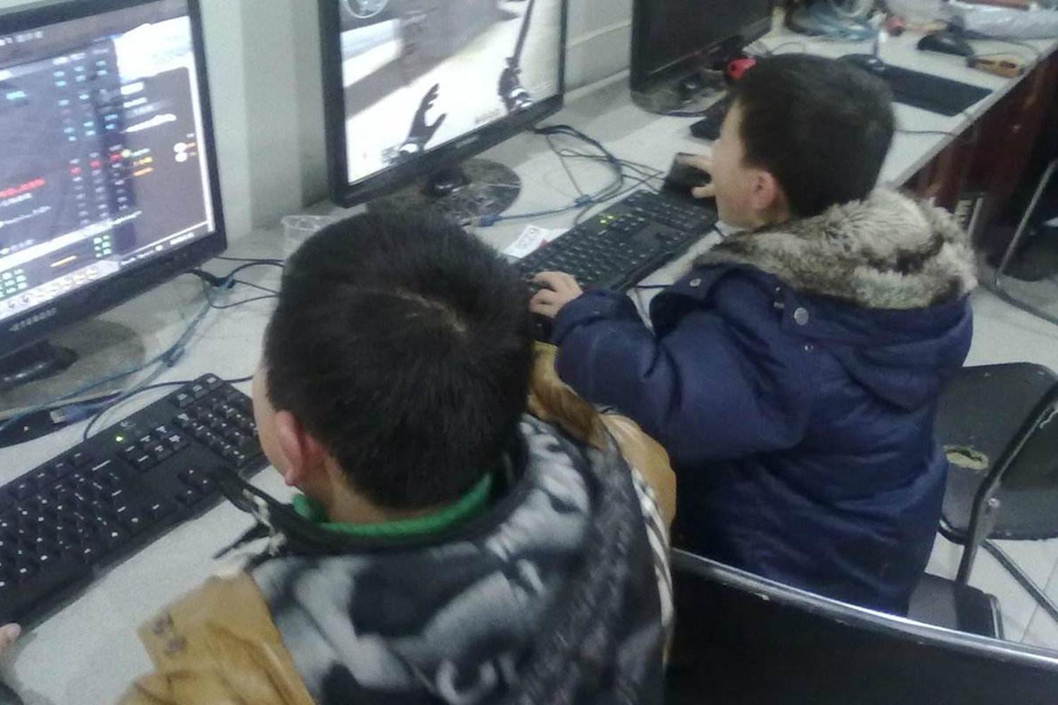 网瘾很重怎么解决,有网瘾的人一下戒掉网瘾会怎样