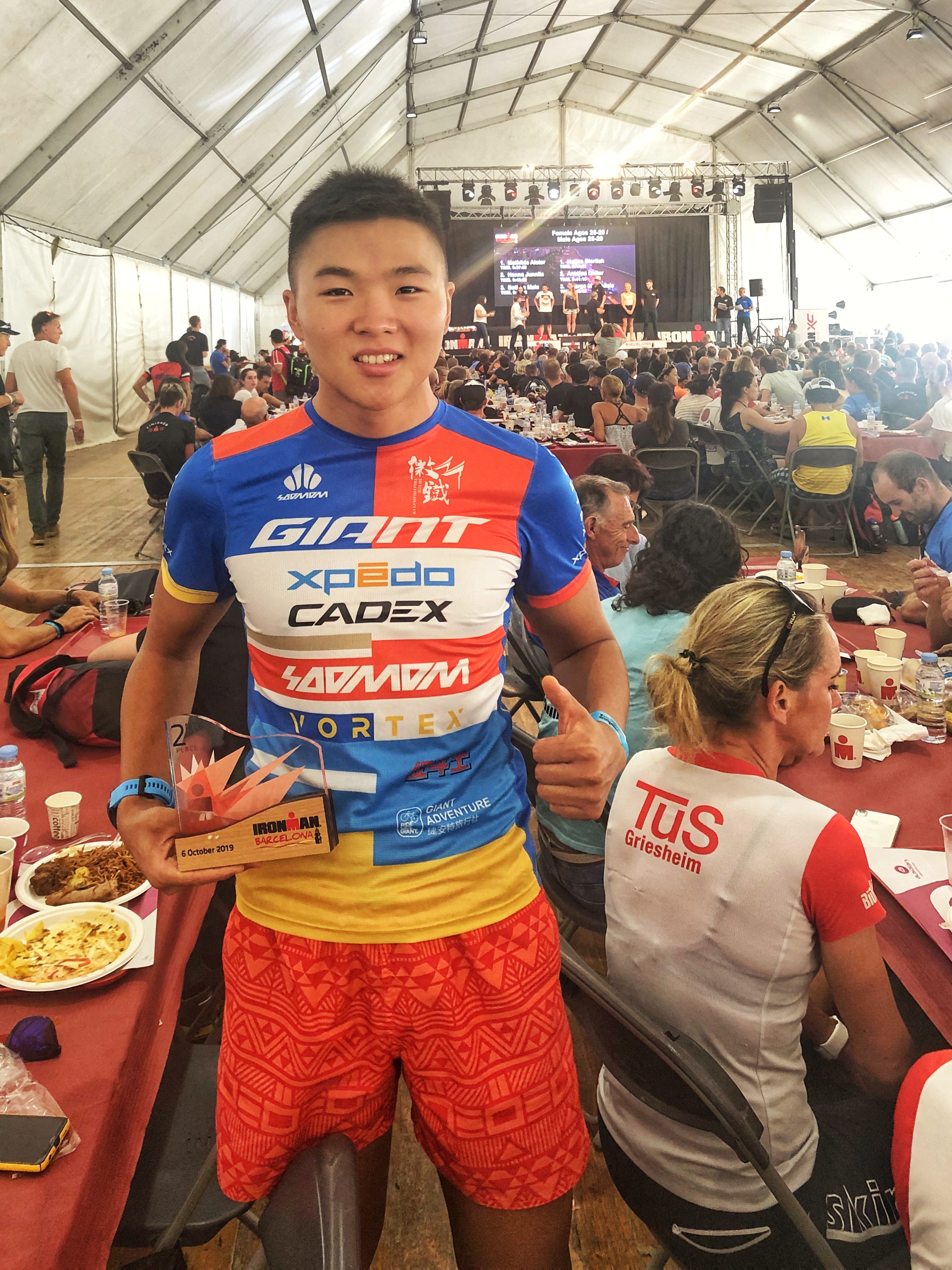 跑狐周记|1:59:40基普乔格成功破2!Kosgei破女子世界纪录