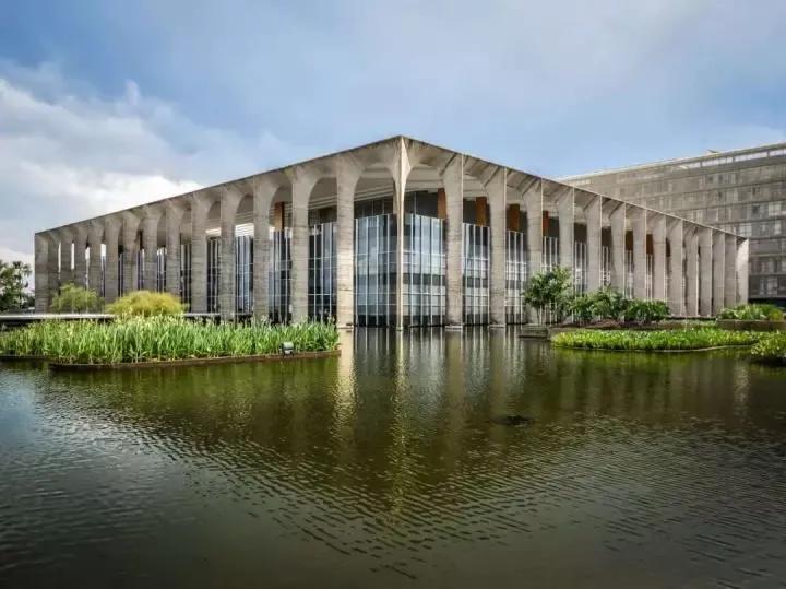 年轻人不走寻常路的图片,不走寻常路的时尚