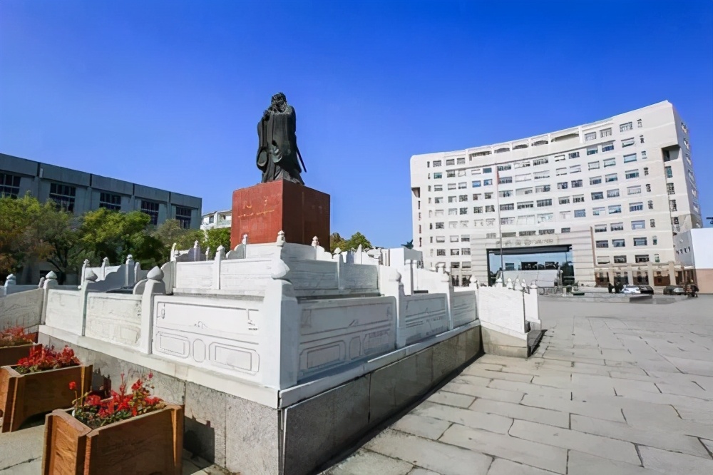 数学系超过北大清华,曲阜师范大学究竟是个什么模样