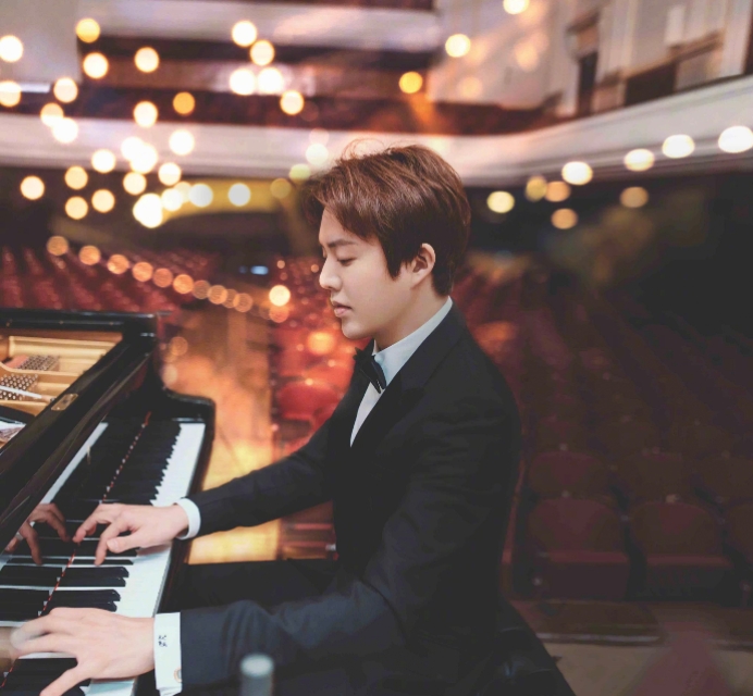 王一博肖战易烊千玺王俊凯王源,王俊凯王源肖战李现