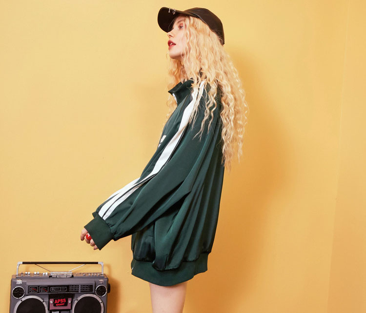 棒球服搭配女少年感,想要有颗年轻的心