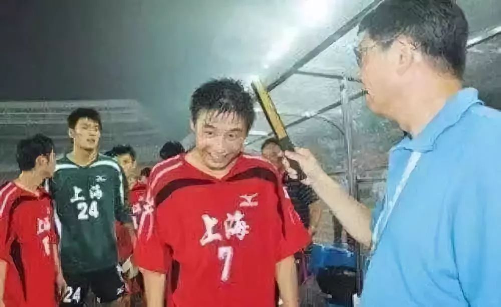 十一年万人体育场，武磊和徐根宝走了，留下的将是什么？