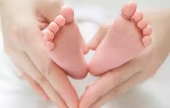 感冒发烧物理降温擦什么位置,宝宝感冒发烧怎么物理降温