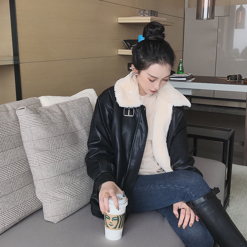 冬天保暖穿搭还得看羊羔毛外套,冬日羊羔毛外套怎么样穿不臃肿