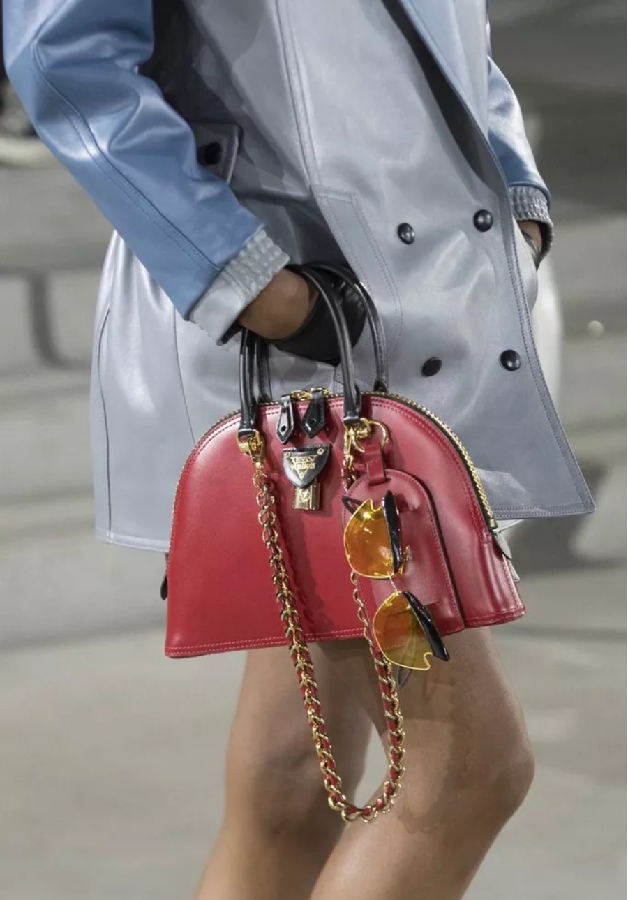 lv奢侈品值得入手吗 (lv的奢侈品值得买吗)