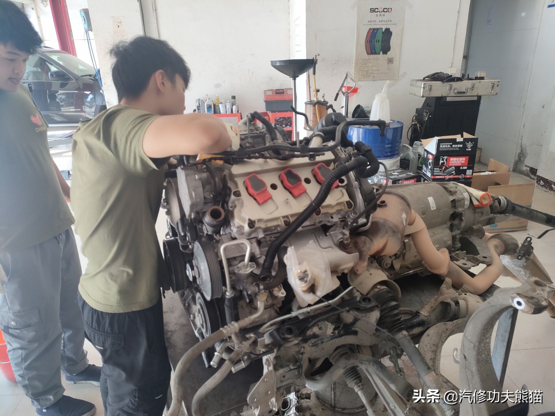 奥迪a8烧机油吗48v轻混,奥迪a8烧机油一千公里烧0.5正常吗