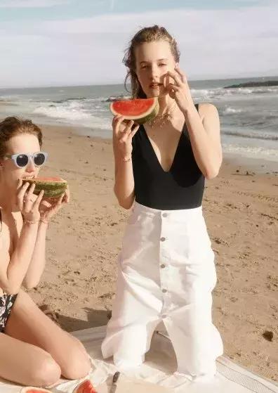 女遮肉泳装怎么穿,泳装女款遮肉保守宽松平价