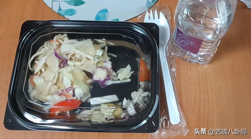 韩国隔离餐的食物,韩国隔离伙食饭菜不够能加不