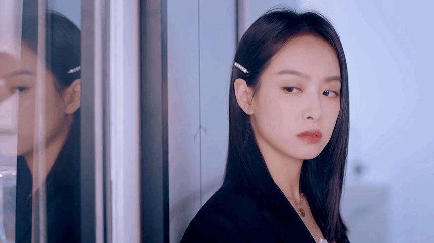 这部剧脑洞太大！有人背后说坏话？上去就是一巴掌