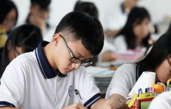 文科生和理科生的薪水差距有多大,毕业后才发现文科生和理科生差距