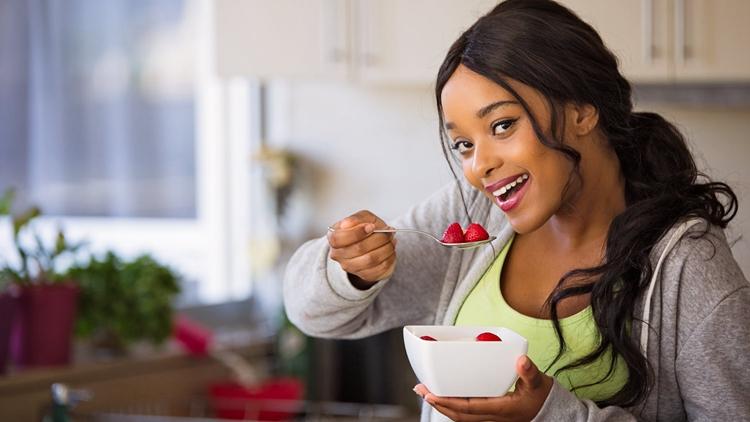 经常放屁但不臭是什么原因引起的,12岁的小孩放屁特别臭是什么原因