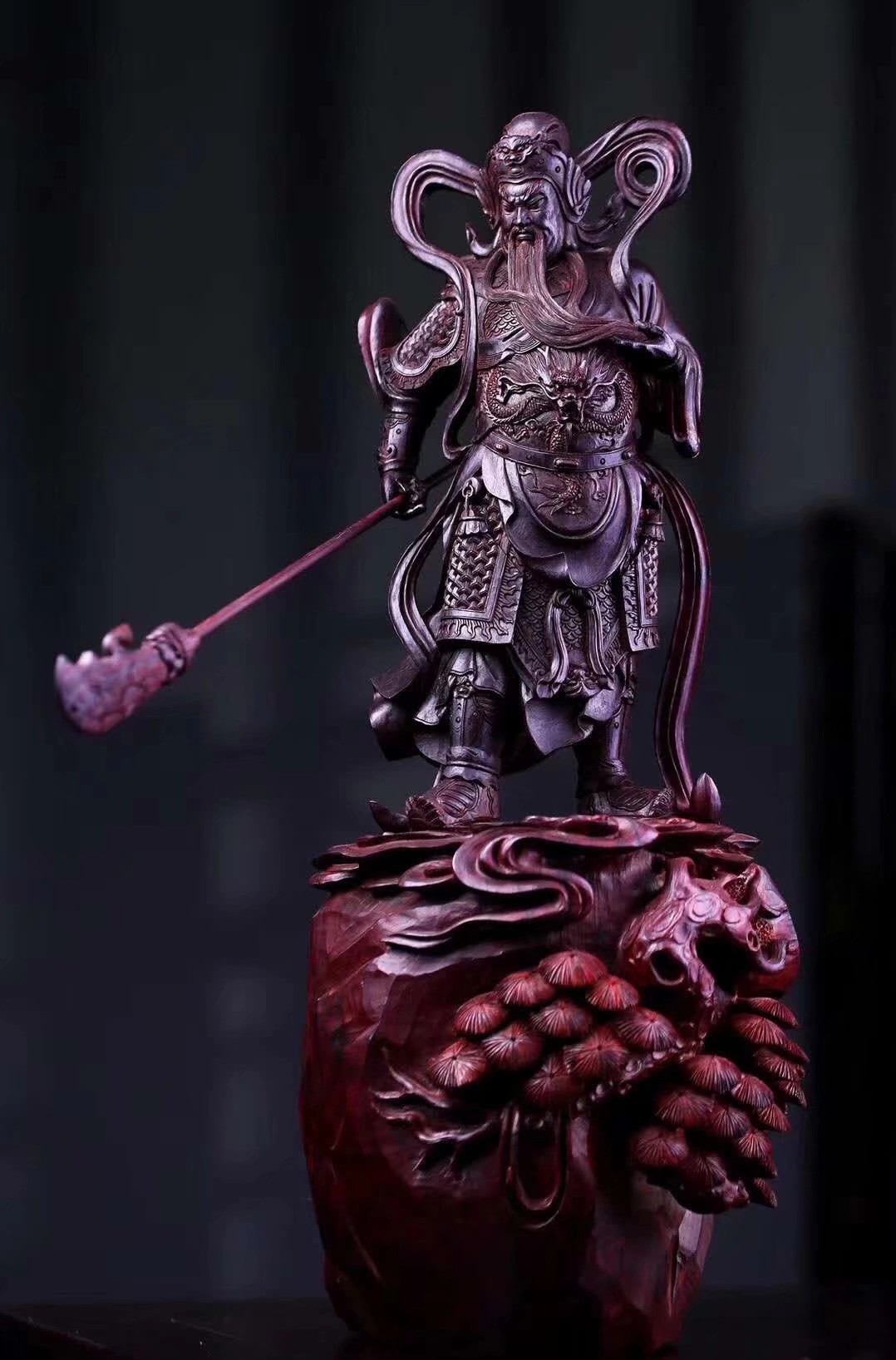 木雕师麾下的武圣《关羽》睁眼可吓退百万大军