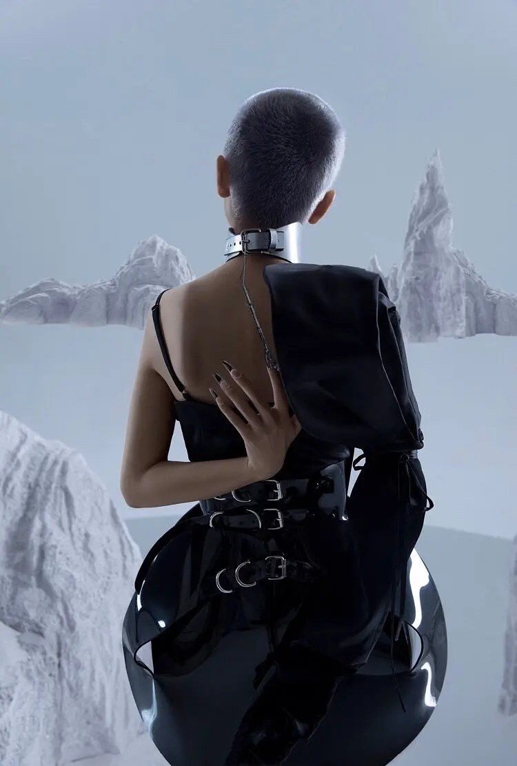 周冬雨银灰色寸头时尚感爆棚,周冬雨短发寸头