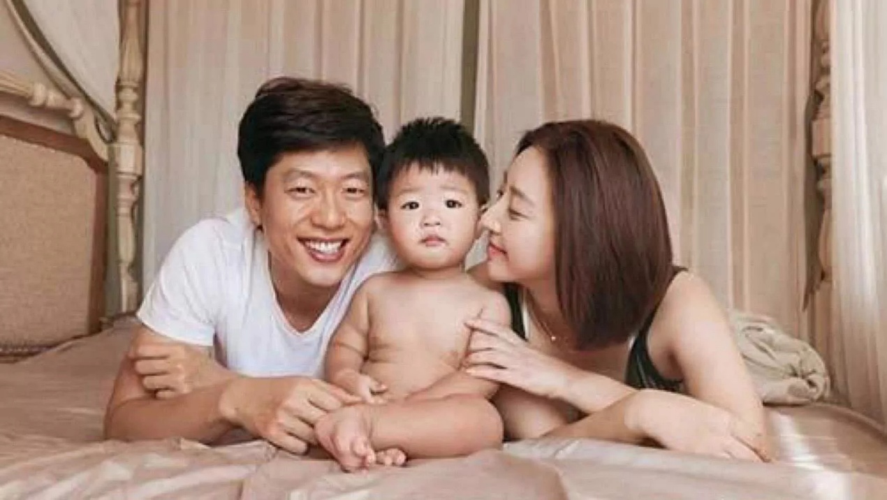 唐一菲和儿子日常,唐一菲近期和孩子照片