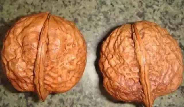 铁雕核桃,钻石雕刻铁核桃