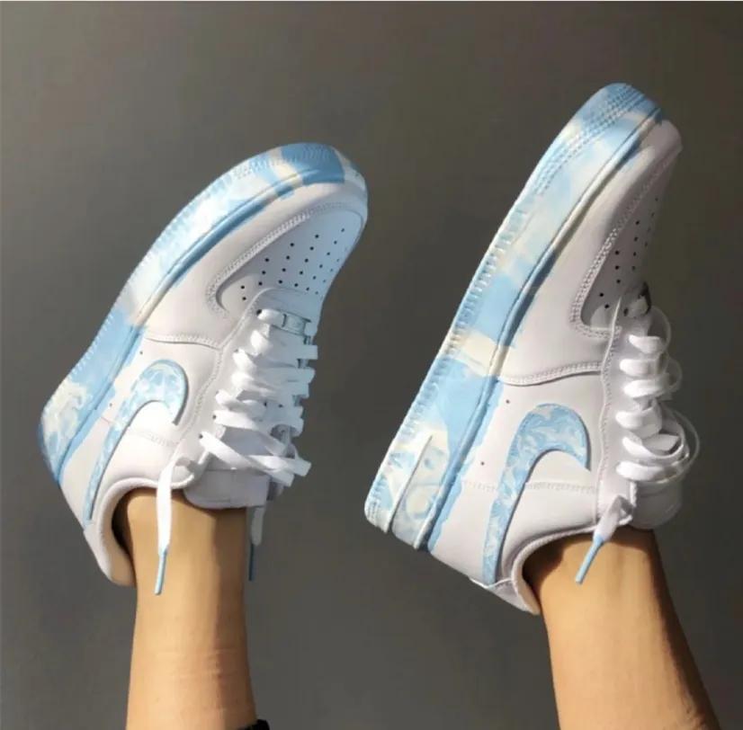 烂大街小白鞋还能穿吗,烂大街小白鞋还有吗