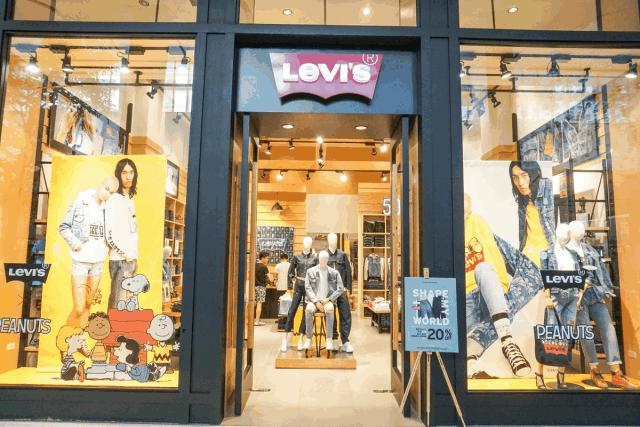 centralworld鍊煎緱涔扮殑涓滆タ,涓栫晫鍟嗗簵璐墿鎸囧崡