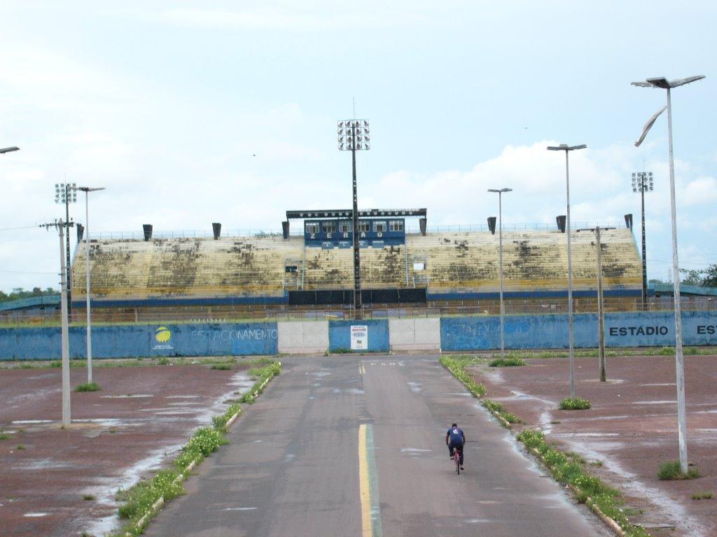 我曾经跨过山和大海图,我曾经跨过山和大海踢球