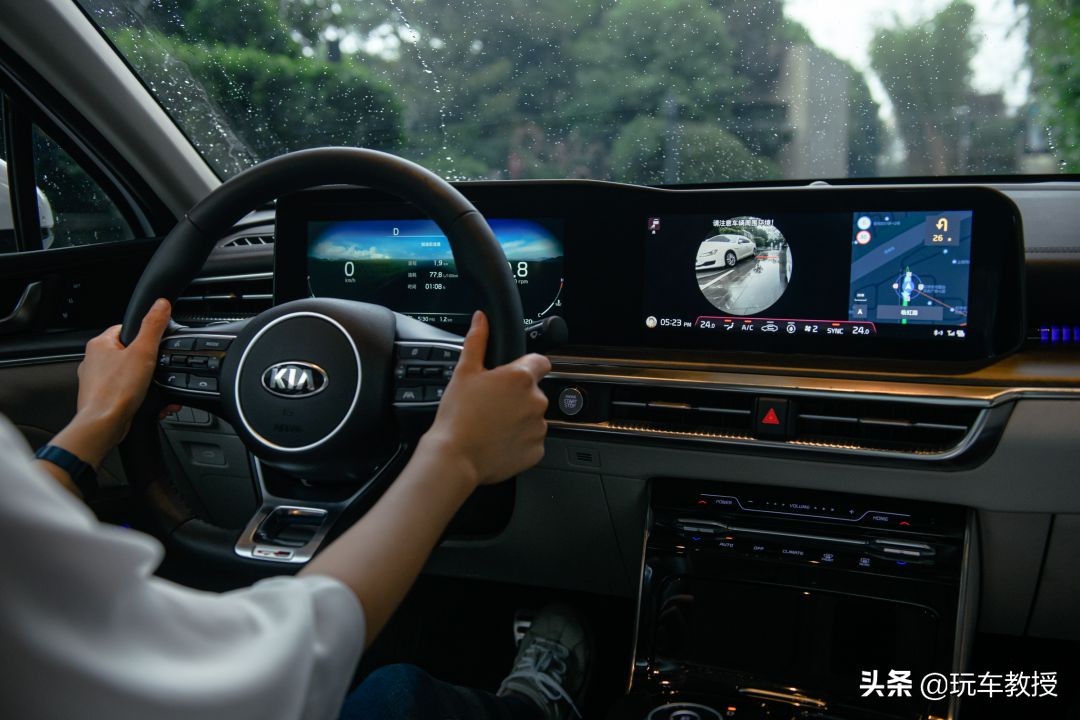 2012款起亚k5配置如何,16万起亚kx5