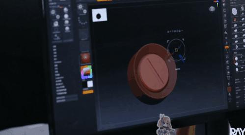 把小米铁蛋爆改成钢铁加鲁鲁的大佬，还曾把手机改造成北京城