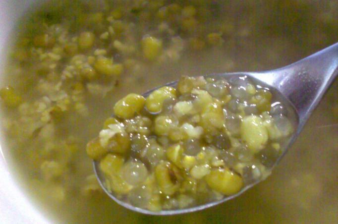 绿豆不翻做熟为啥发硬不好吃,煮绿豆糖水绿豆发硬怎么办