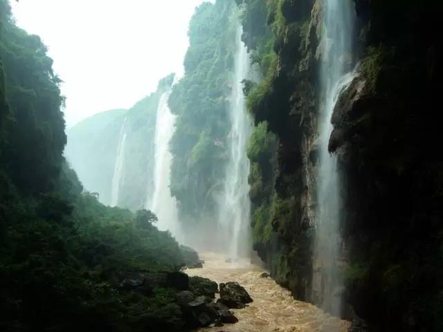 贵州:天下奇景大瀑布
