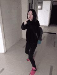 生物老师是女的,生物老师是个女的