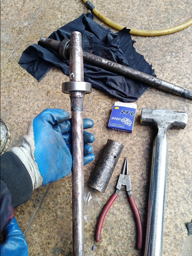 三轮车维修直播间,三轮车平路加油跑不快怎么修理