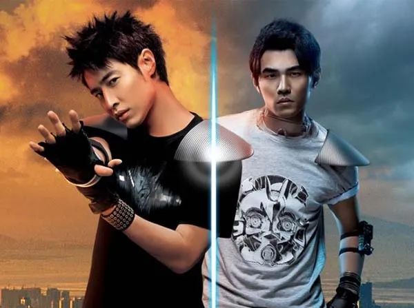 周杰伦发狗照片,周杰伦穿的彩虹鞋