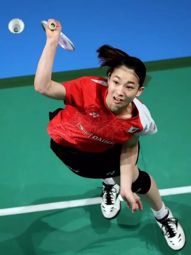 看羽毛球鞋判断高手,看减震要看哪里